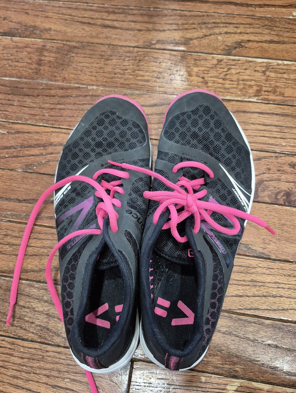 Women's Black Athletic Sneakers with Pink Accents New Balance Minimus